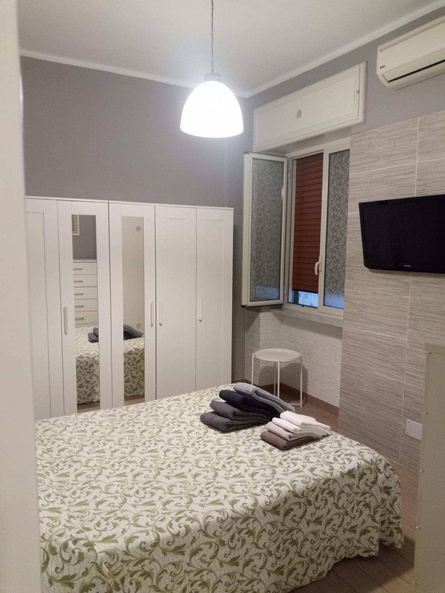 A Casa Di Francesca Apartment Наполи Екстериор снимка